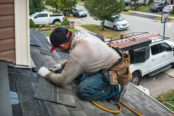 Professional Metal Roofing technician working in Hye, TX